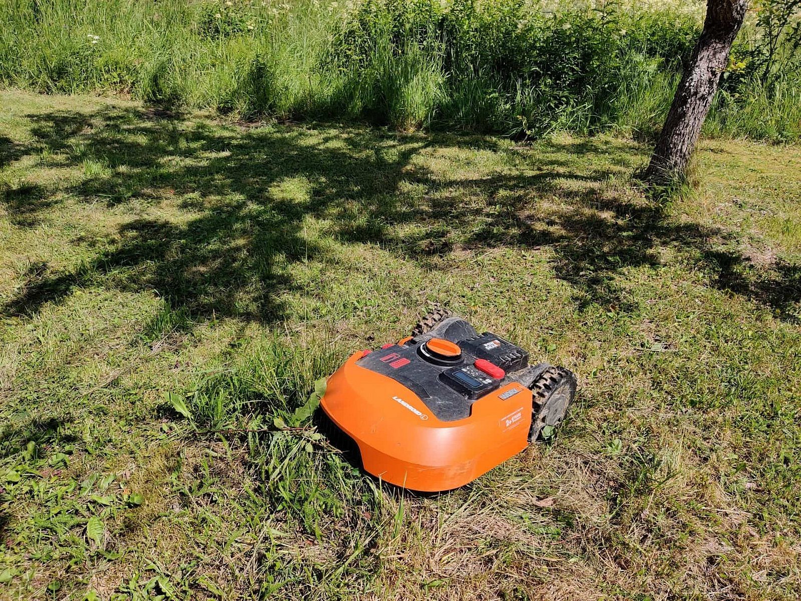 Cover image for Worx Landroid L2000 (WR155E) - an honest review